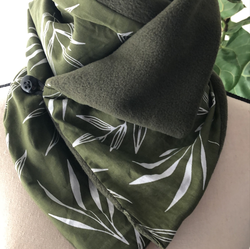 Scarfs - Picture 2 of 3